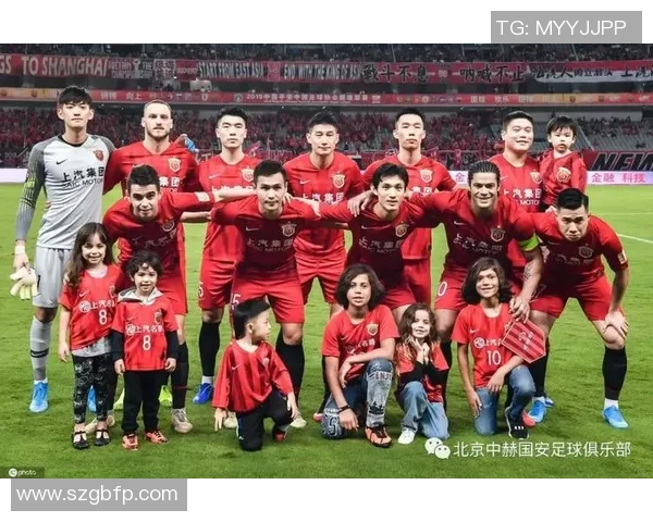 上海羽毛球队以70分稳居欧锦赛积分榜首位展现强劲实力